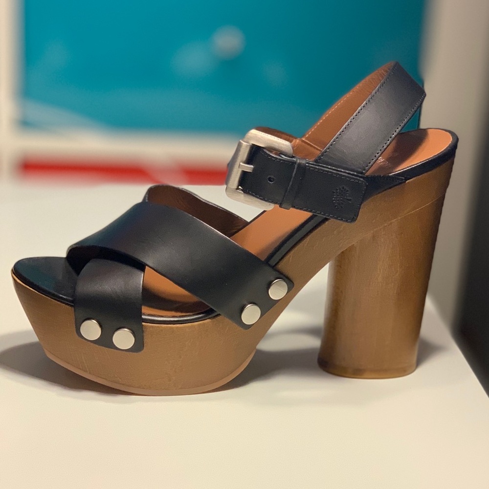 Mulberry Black Vachetta Leather Garden Sandals. - Picture 8 of 8